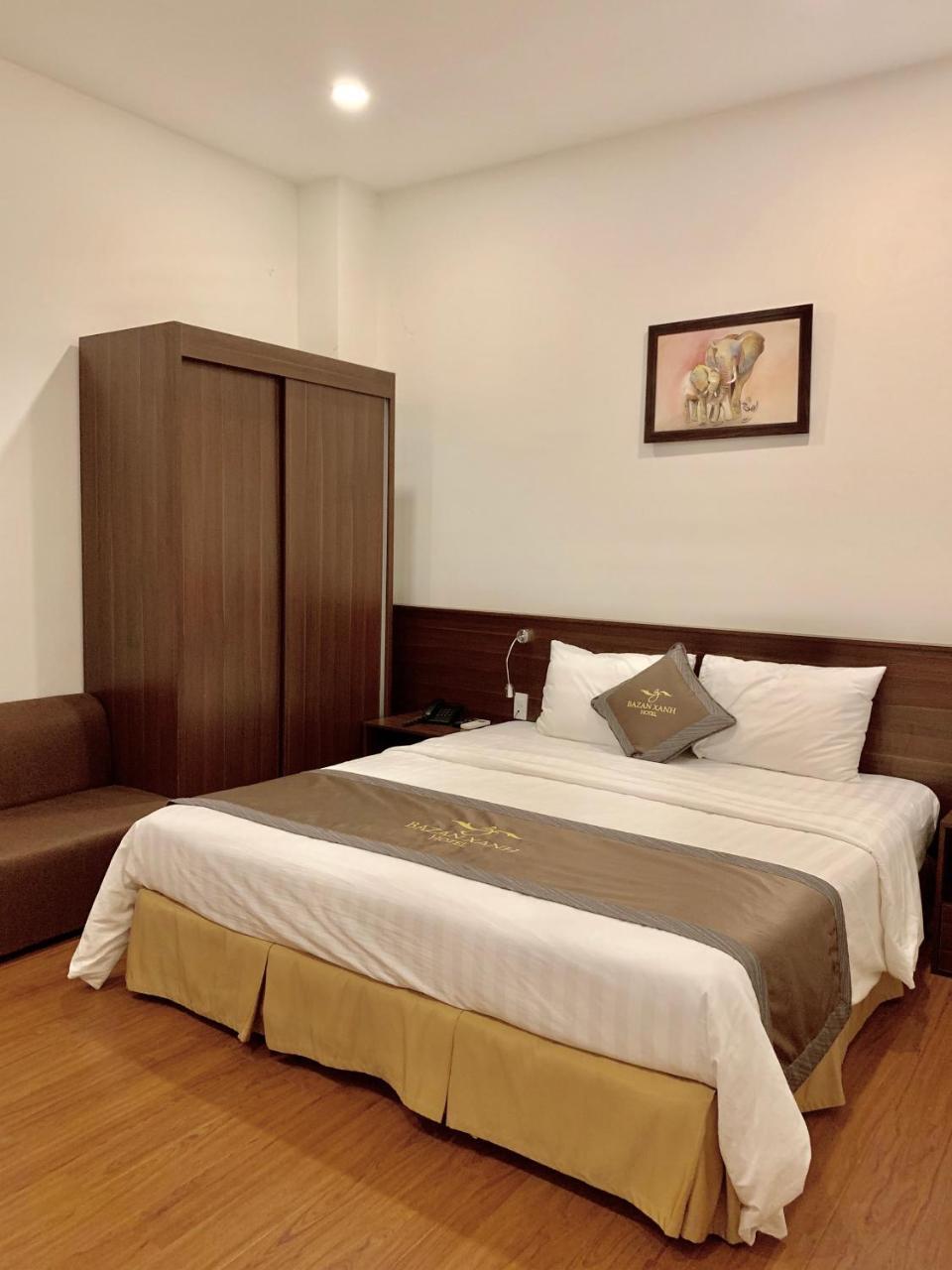 Bazan Xanh Hotel Buon Ma Thuot Buitenkant foto
